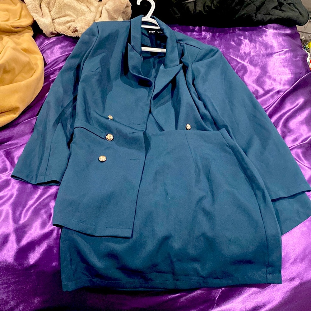 Oversized blazer mini skirt set. Medium. Teal color. Gold buttons. Never worn